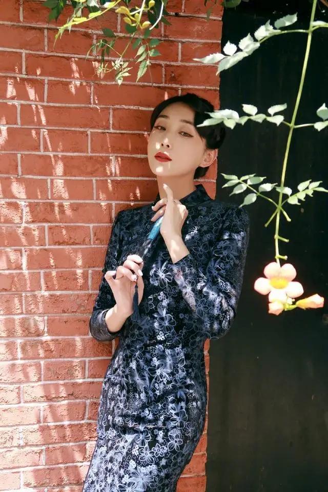 杜若溪与严宽的最新动态，演艺之路的多元发展闪耀光芒