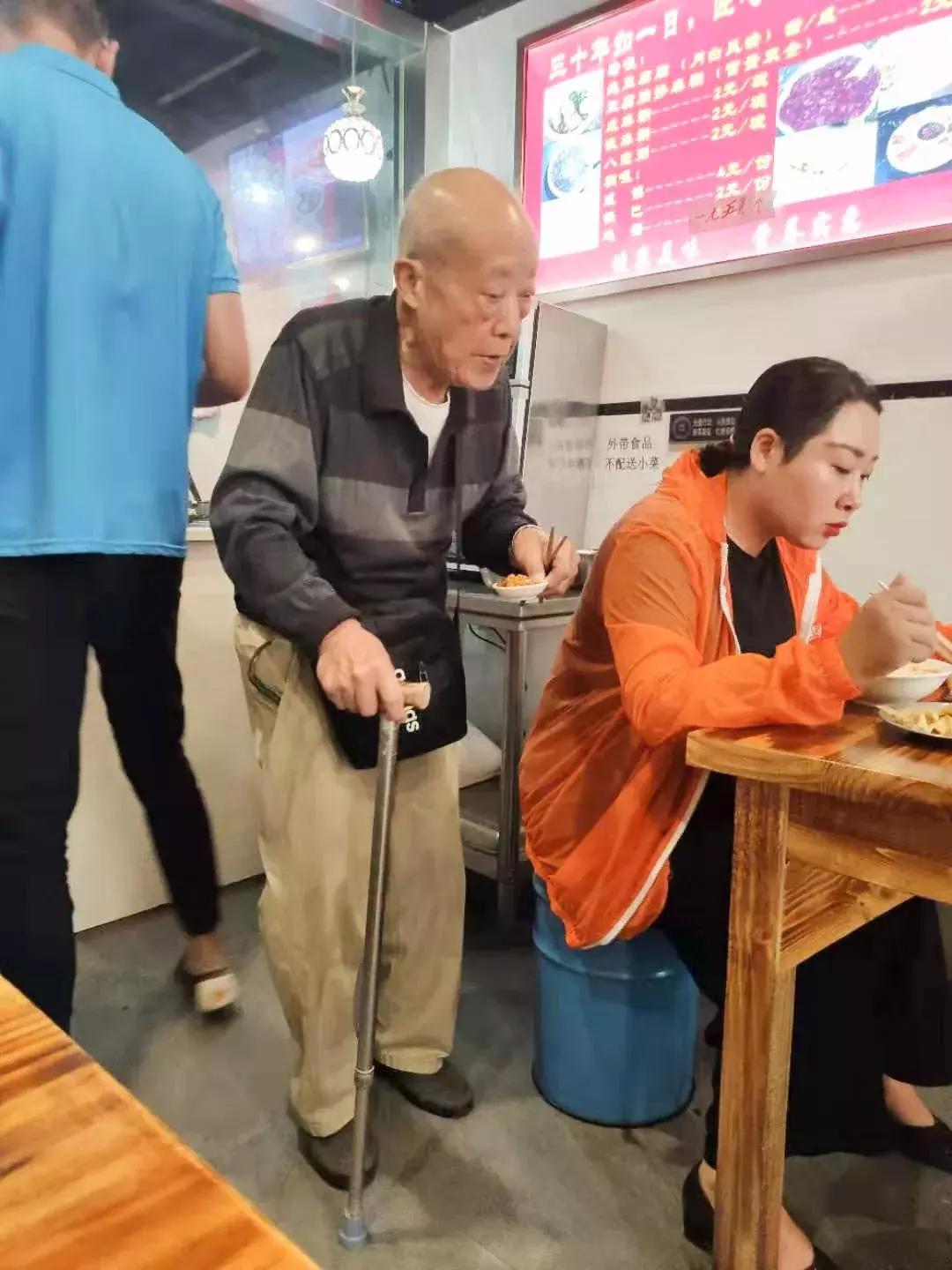 探秘小巷宝藏，轻松升级QQ至最新版本，遇见隐藏魅力小店的指南