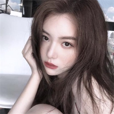 时尚头像女，探讨潮流与个人立场的独特风采